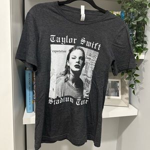 Taylor Swift 2018 Reputation Stadium Tour Tee